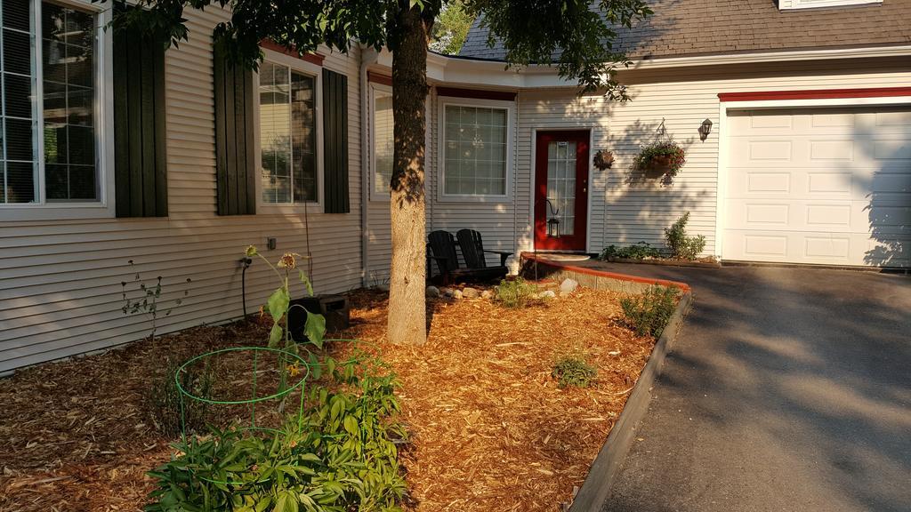 The Inn At The Ninth Hole Bed & Breakfast Salmon Arm Exterior photo