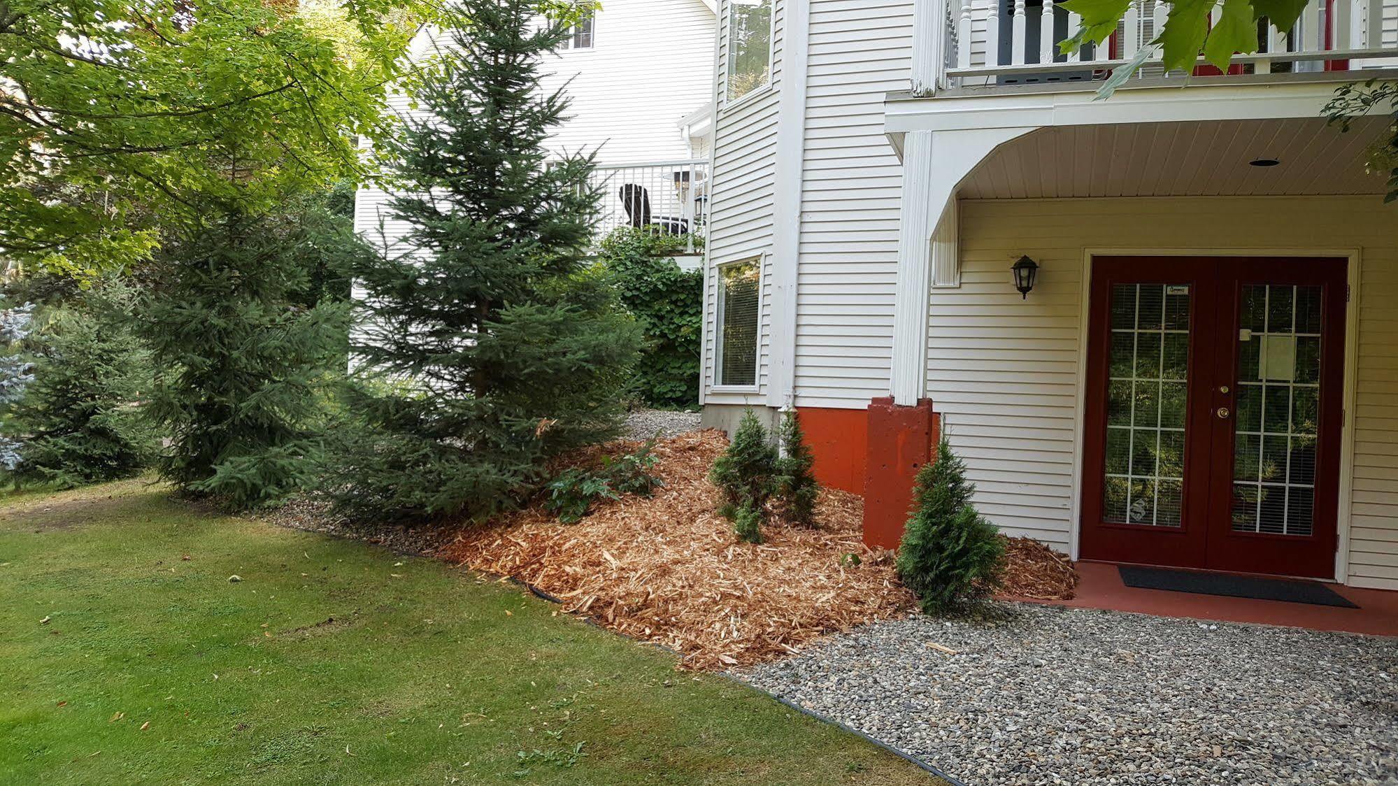 The Inn At The Ninth Hole Bed & Breakfast Salmon Arm Exterior photo