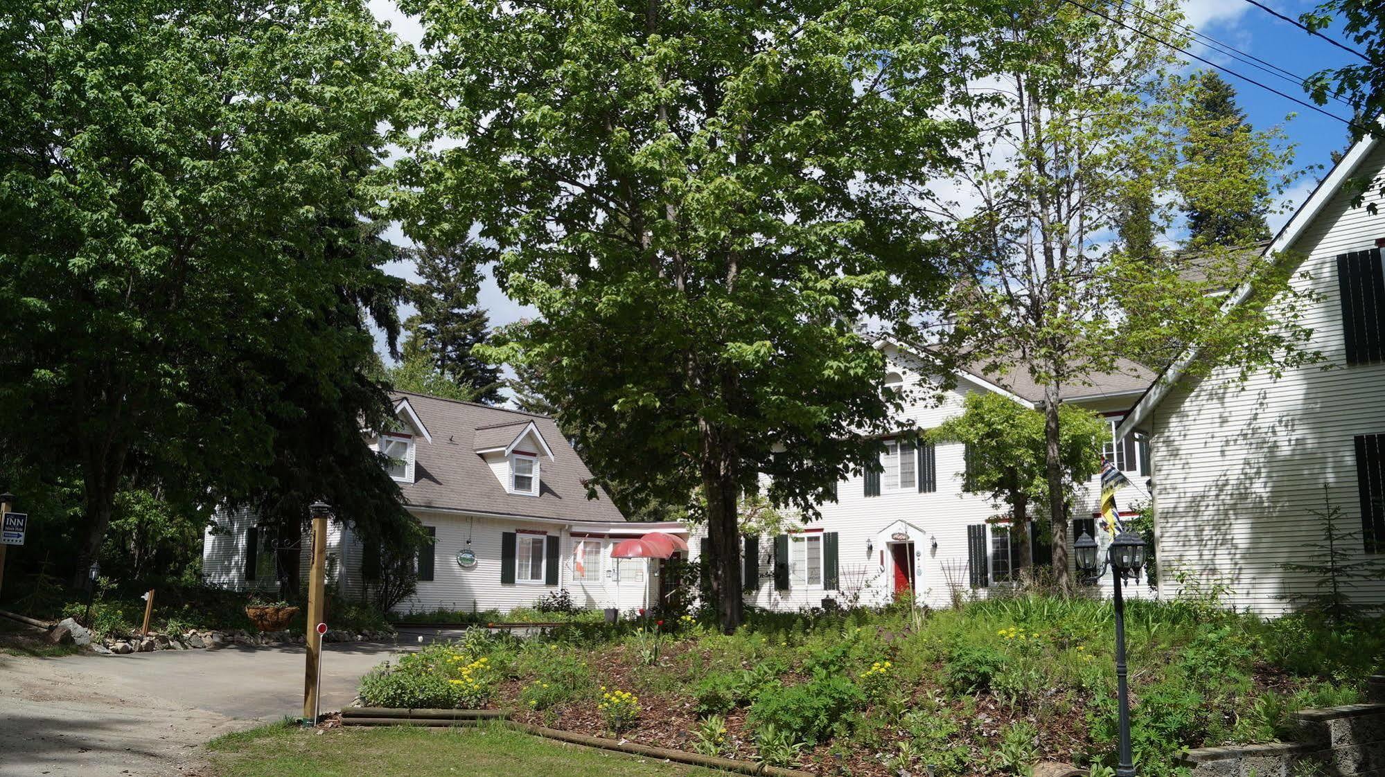 The Inn At The Ninth Hole Bed & Breakfast Salmon Arm Exterior photo